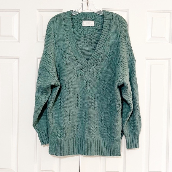 Lucky Brand Sweaters - Lucky Brand Oversized Slouchy Fit Chunky Cozy Green Cable Knit V-Neck Sweater.